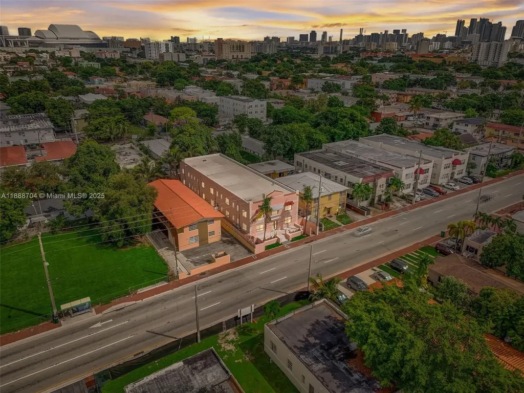1553 SW 7th Street Miami FL 33135