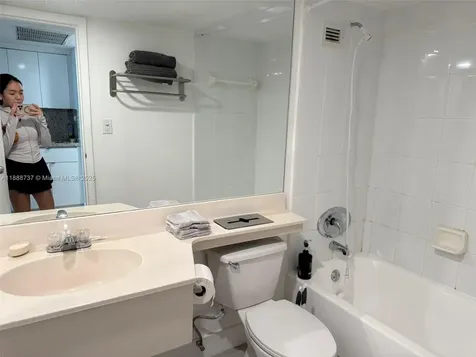19201 Collins Avenue Sunny Isles Beach FL 33160