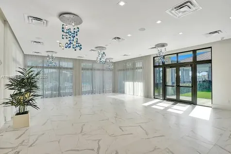 4260 NW 82nd Avenue Doral FL 33166