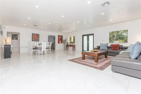 507 Hunting Lodge Drive Miami Springs FL 33166