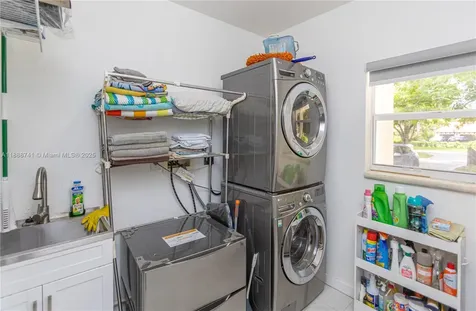 507 Hunting Lodge Drive Miami Springs FL 33166