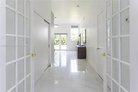 507 Hunting Lodge Drive Miami Springs FL 33166