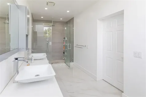 507 Hunting Lodge Drive Miami Springs FL 33166