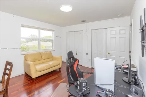 507 Hunting Lodge Drive Miami Springs FL 33166