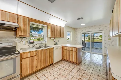 10431 NW 70th Court Tamarac FL 33321