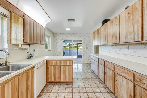 10431 NW 70th Court Tamarac FL 33321