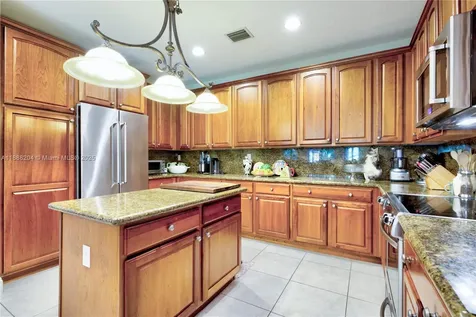 7665 SW 193rd Lane Cutler Bay FL 33157