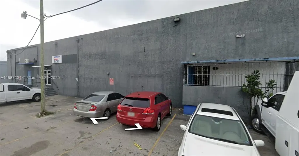 3035 NW 40th Street Miami FL 33142
