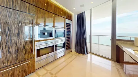 Bal Harbour FL 33154
