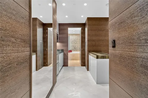 Bal Harbour FL 33154
