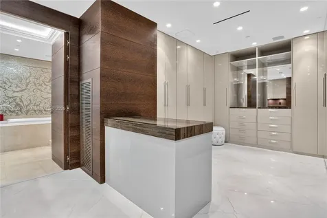 Bal Harbour FL 33154