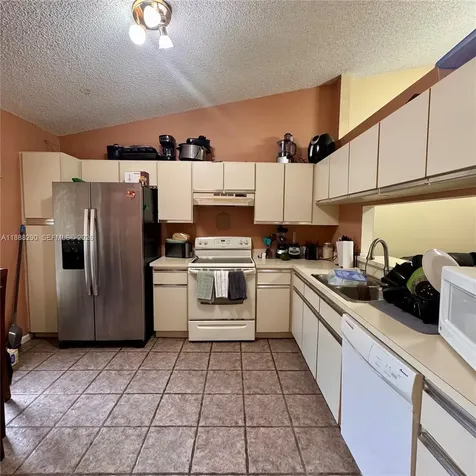2595 NW 123rd Avenue Coral Springs FL 33065