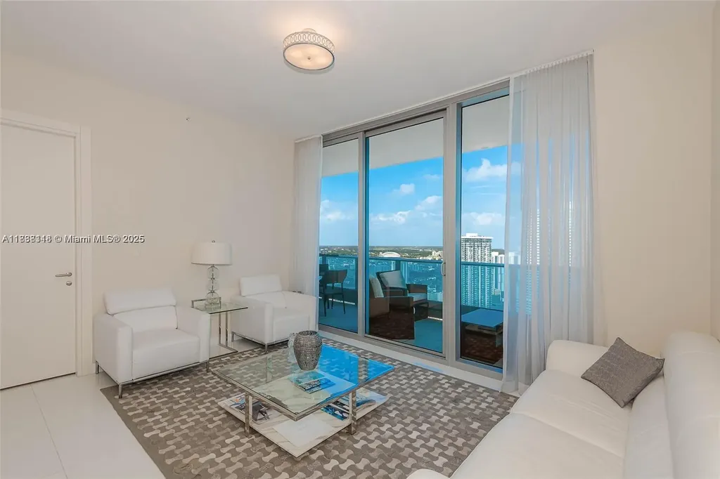 200 Biscayne Boulevard Way Miami FL 33131