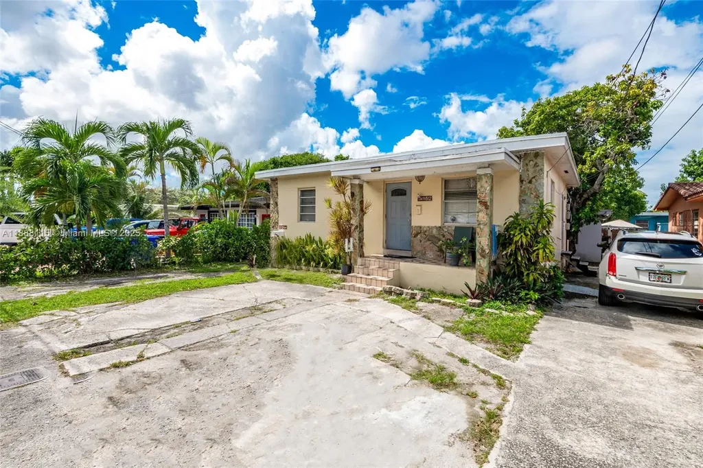 810 NW 24th Court Miami FL 33125