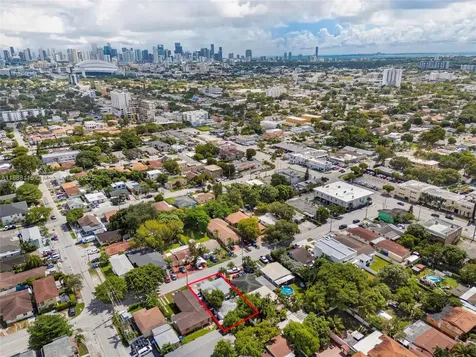 810 NW 24th Court Miami FL 33125