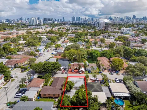 810 NW 24th Court Miami FL 33125