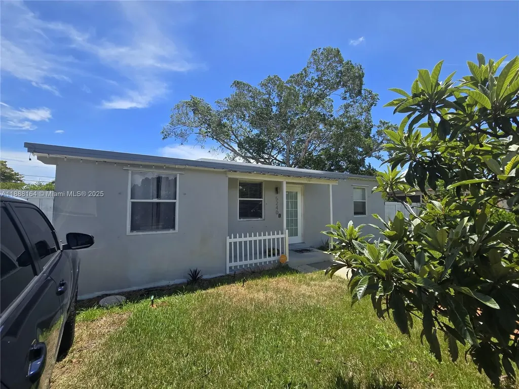 5240 NE 16th Terrace Pompano Beach FL 33064
