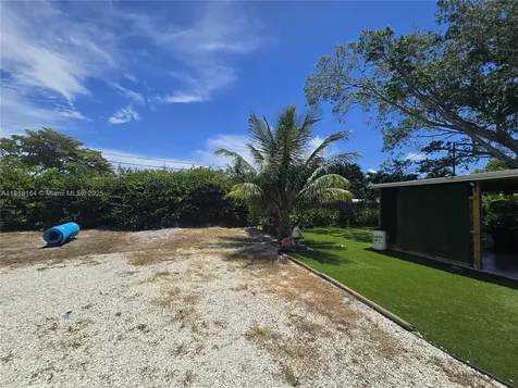 5240 NE 16th Terrace Pompano Beach FL 33064