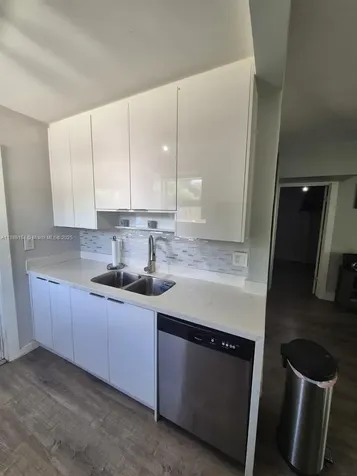5240 NE 16th Terrace Pompano Beach FL 33064