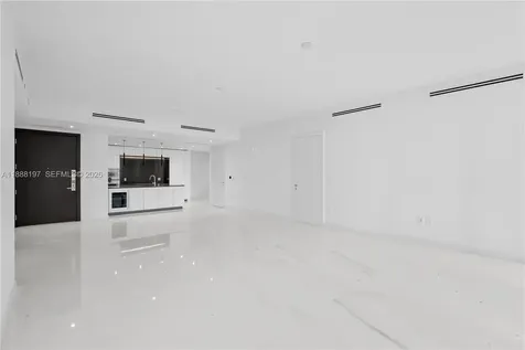 300 Biscayne Blvd Way Miami FL 33131