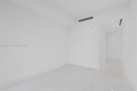 300 Biscayne Blvd Way Miami FL 33131
