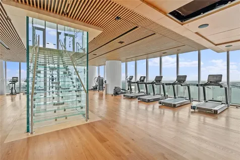 300 Biscayne Blvd Way Miami FL 33131