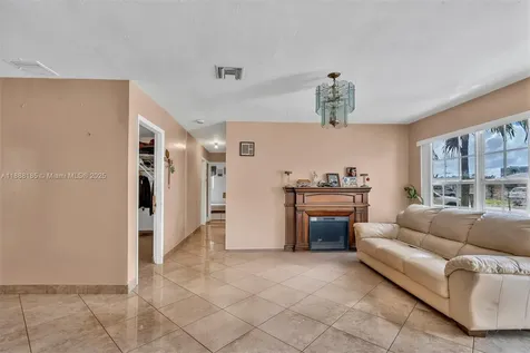 2041 Wellington Road West Palm Beach FL 33409