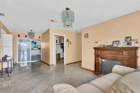 2041 Wellington Road West Palm Beach FL 33409