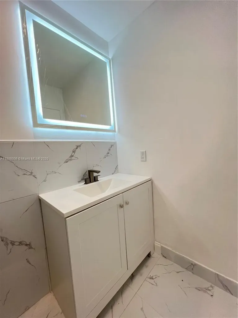 1821 NE 62nd Street Fort Lauderdale FL 33308