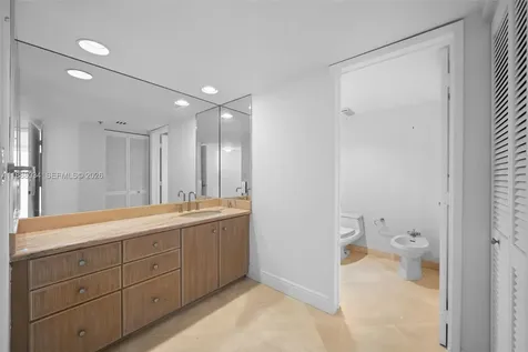 520 Brickell Key Drive Miami FL 33131