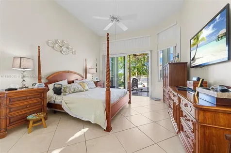 805 Lake Boulevard Weston FL 33326