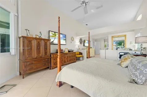 805 Lake Boulevard Weston FL 33326