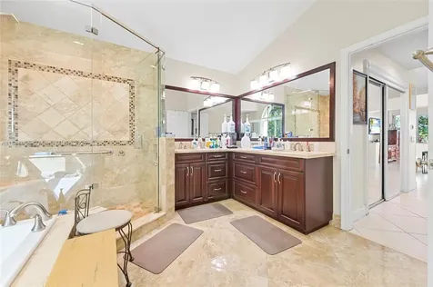 805 Lake Boulevard Weston FL 33326