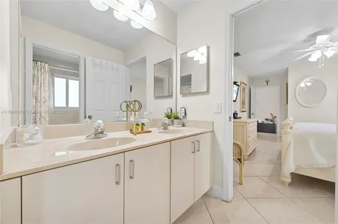805 Lake Boulevard Weston FL 33326