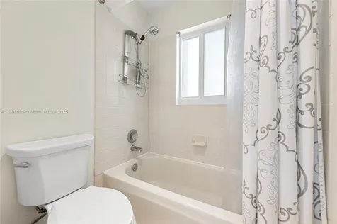 805 Lake Boulevard Weston FL 33326