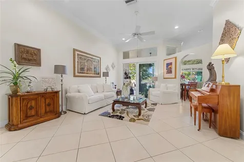805 Lake Boulevard Weston FL 33326