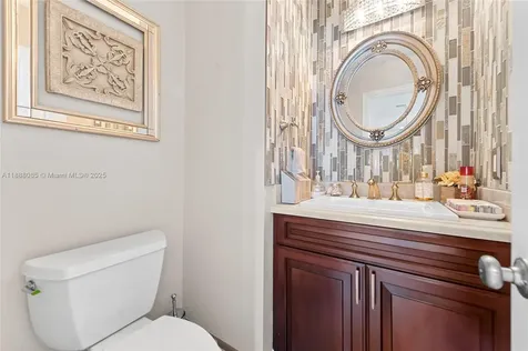 805 Lake Boulevard Weston FL 33326