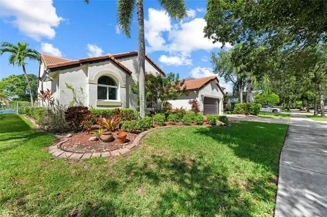 805 Lake Boulevard Weston FL 33326