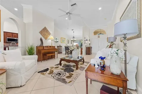 805 Lake Boulevard Weston FL 33326