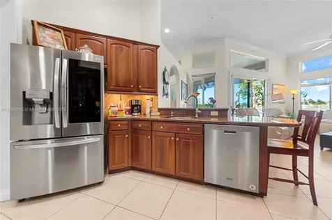 805 Lake Boulevard Weston FL 33326