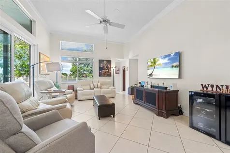 805 Lake Boulevard Weston FL 33326