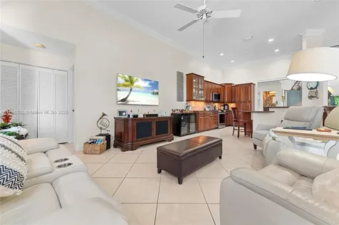 805 Lake Boulevard Weston FL 33326
