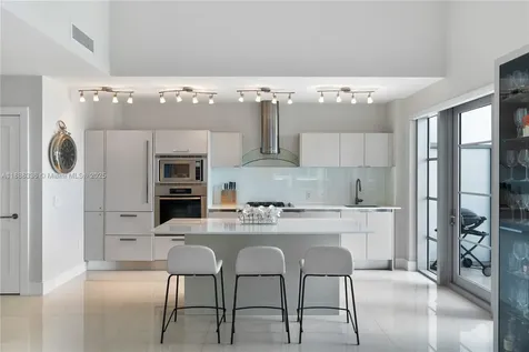 3739 Collins Avenue Miami Beach FL 33140