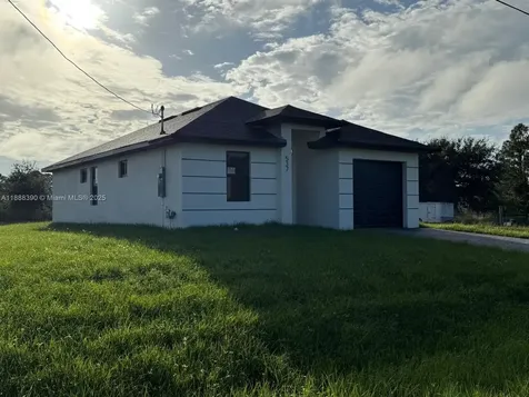 537 Hawthrone Avenue S Lehigh Acres FL 33974