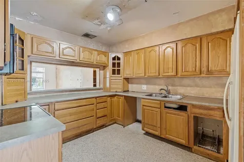 7862 SW 67th Avenue South Miami FL 33143