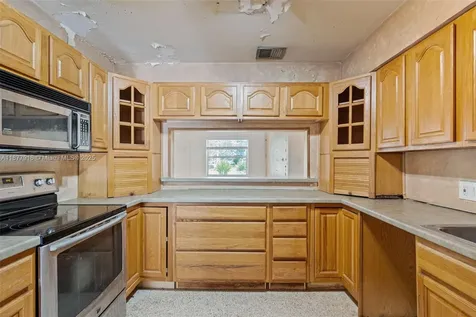 7862 SW 67th Avenue South Miami FL 33143