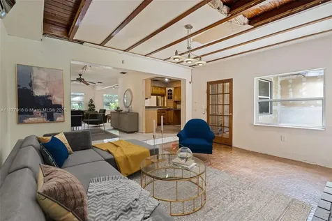 7862 SW 67th Avenue South Miami FL 33143