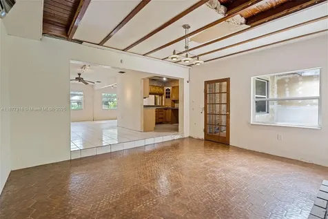 7862 SW 67th Avenue South Miami FL 33143