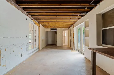 7862 SW 67th Avenue South Miami FL 33143