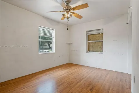 7862 SW 67th Avenue South Miami FL 33143